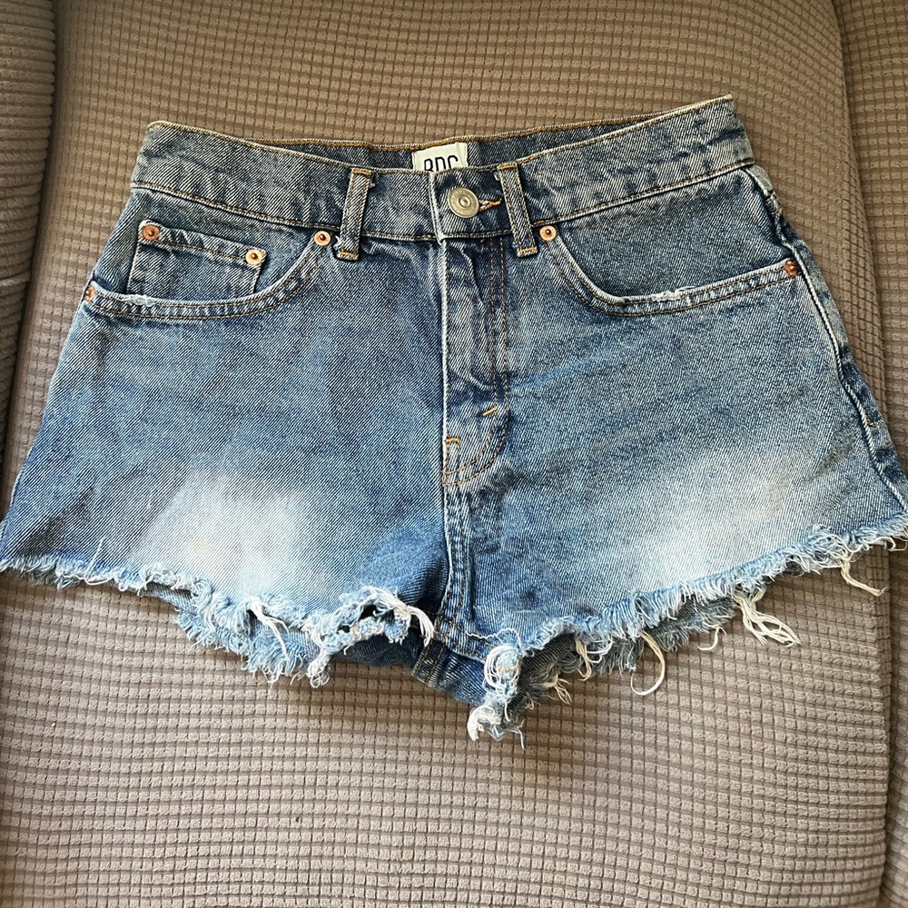 BDG mid-rise essential short from urban outfitters